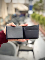 ⁦المحفظة كلاسيك ـ جلد طبيعي ـ اللون الاسود⁩ - الصورة ⁦2⁩