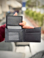 ⁦المحفظة كلاسيك ـ جلد طبيعي ـ اللون الاسود⁩ - الصورة ⁦3⁩