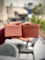 ⁦المحفظة كلاسيك ـ جلد طبيعي ـ اللون الهافان⁩ - الصورة ⁦2⁩