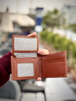 ⁦المحفظة كلاسيك ـ جلد طبيعي ـ اللون الهافان⁩ - الصورة ⁦3⁩