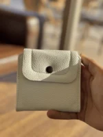 محفظة ڤيرا – اللون الابيض 🤍