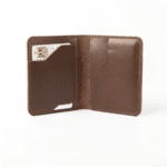 ⁦محفظة كيو – بني ⚡ | تنظيم سريع وأناقة يومية⁩ - الصورة ⁦3⁩