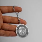 ⁦ميدالية دائرية محفور عليها الأسم⁩ - الصورة ⁦3⁩